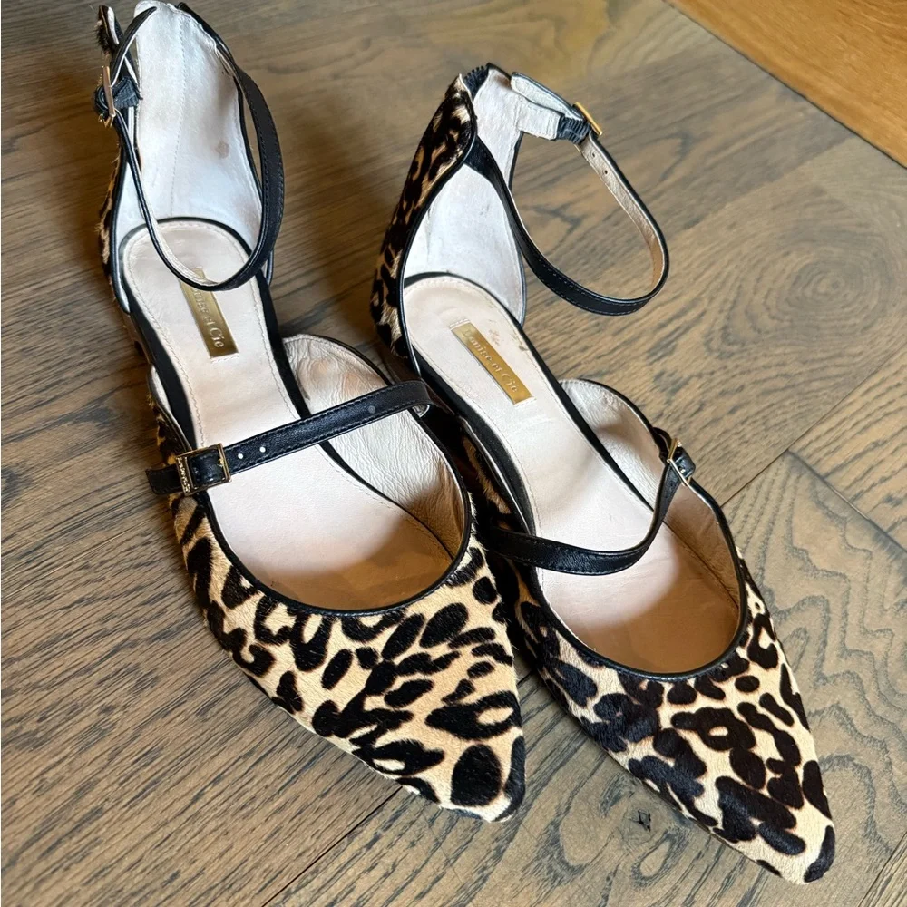Louise Et CieChic Leopard Print Cow Hair Leather Ankle Strap Flats. Size 9. EUC. - Picture 2 of 3